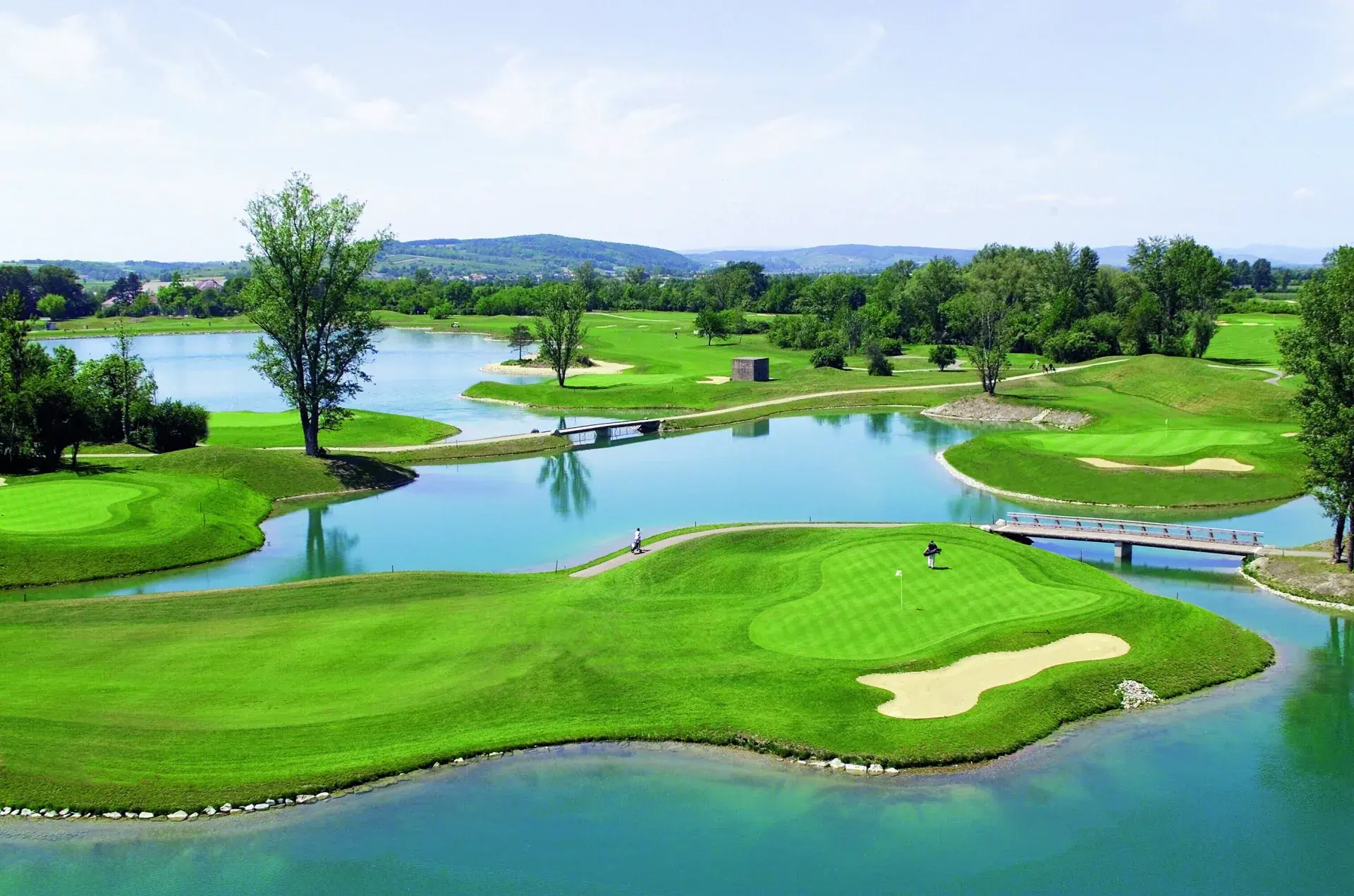 Diamond Course lakes, island greens and bridges