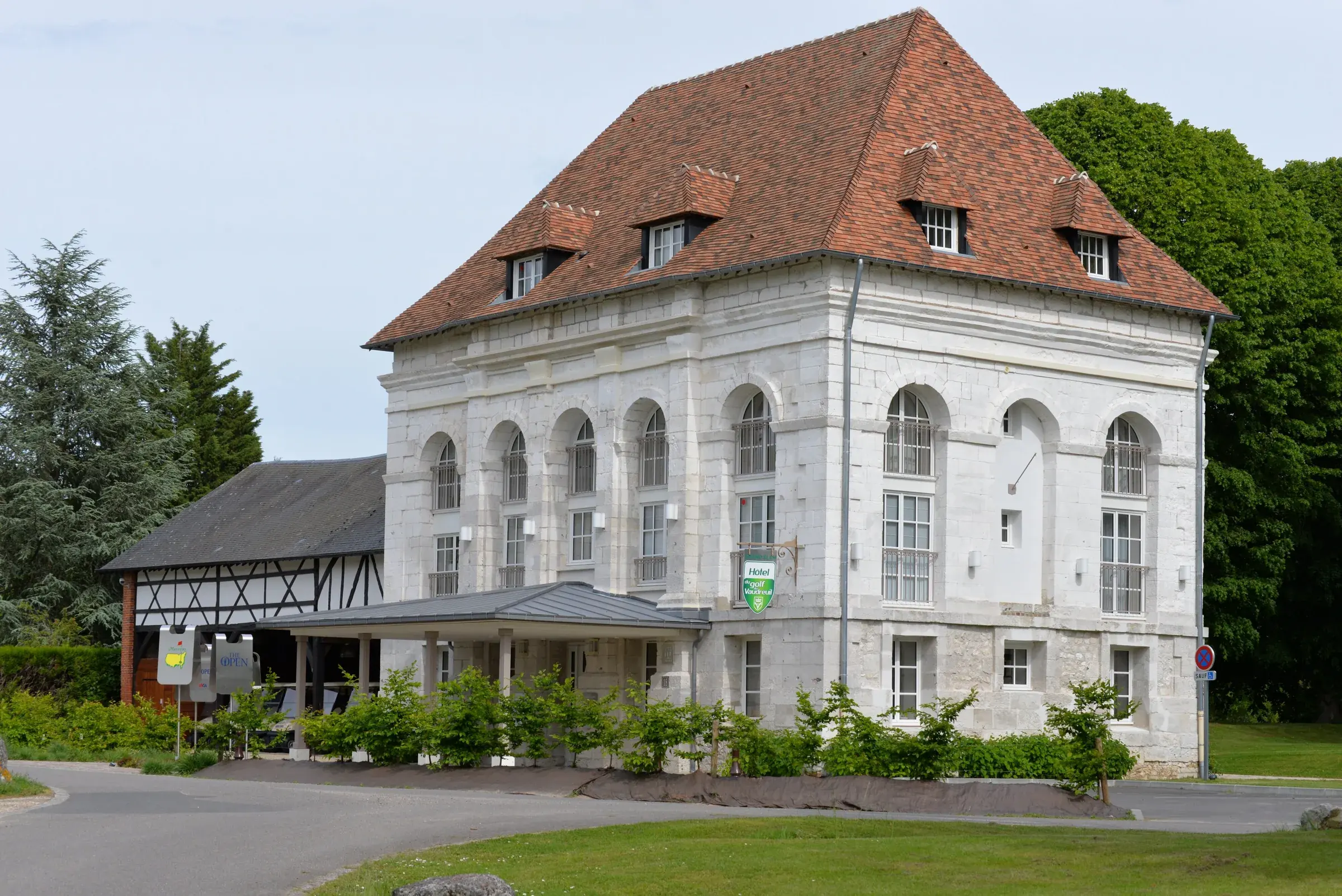 Grand Slam Hotel exterior at Golf PGA France du Vaudreuil