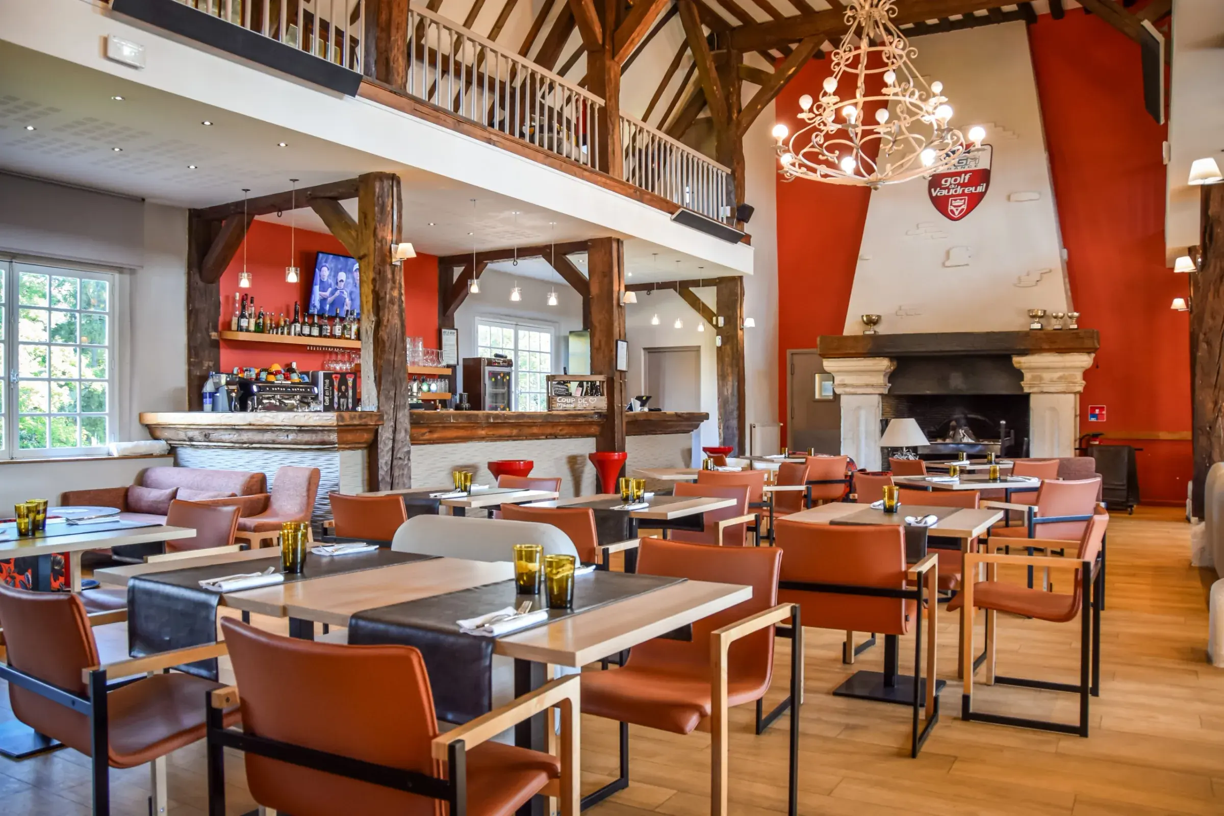 Clubhouse restaurant at Golf PGA France du Vaudreuil