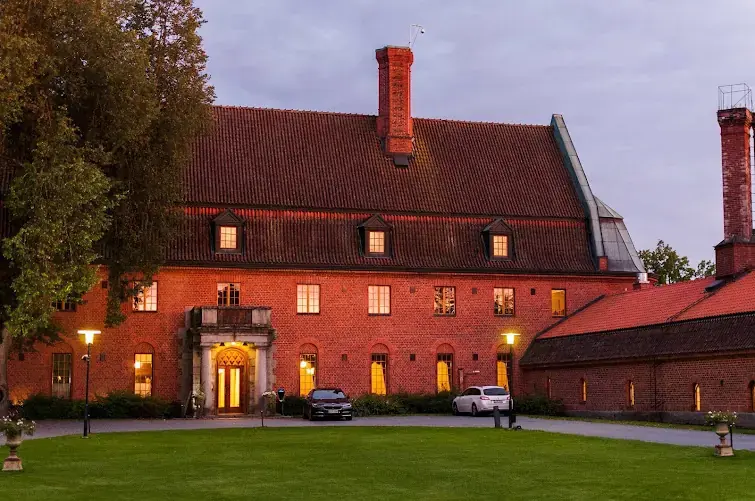 Historic Hotel Vanajanlinna exterior